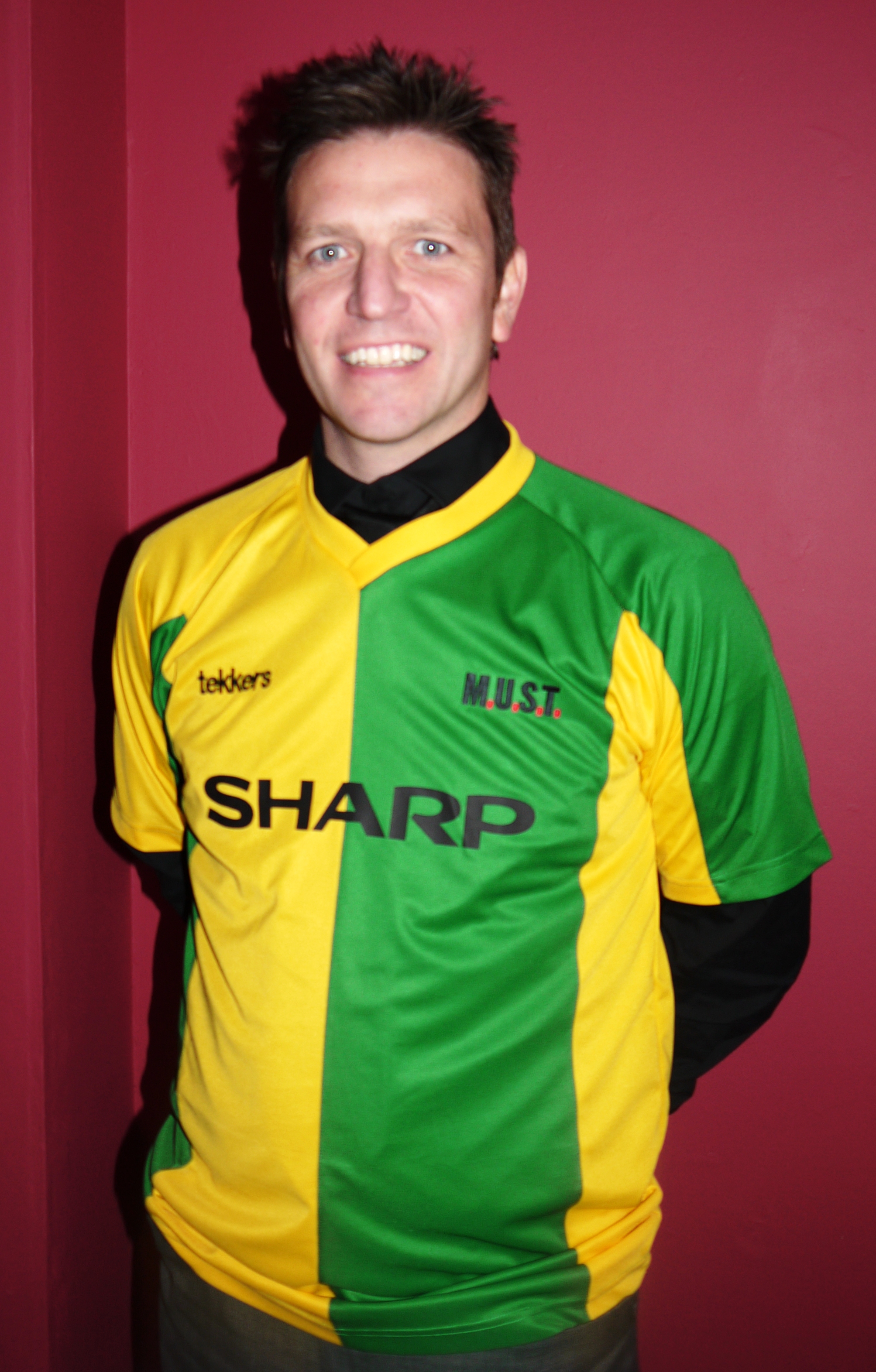 manchester united green and yellow jersey